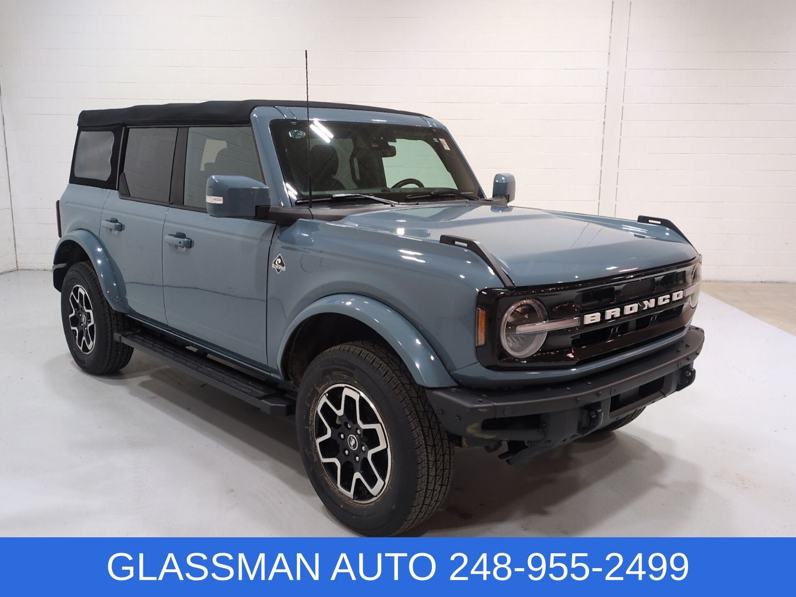 2022 Ford Bronco Outer Banks in Area 51 — front three-quarter view