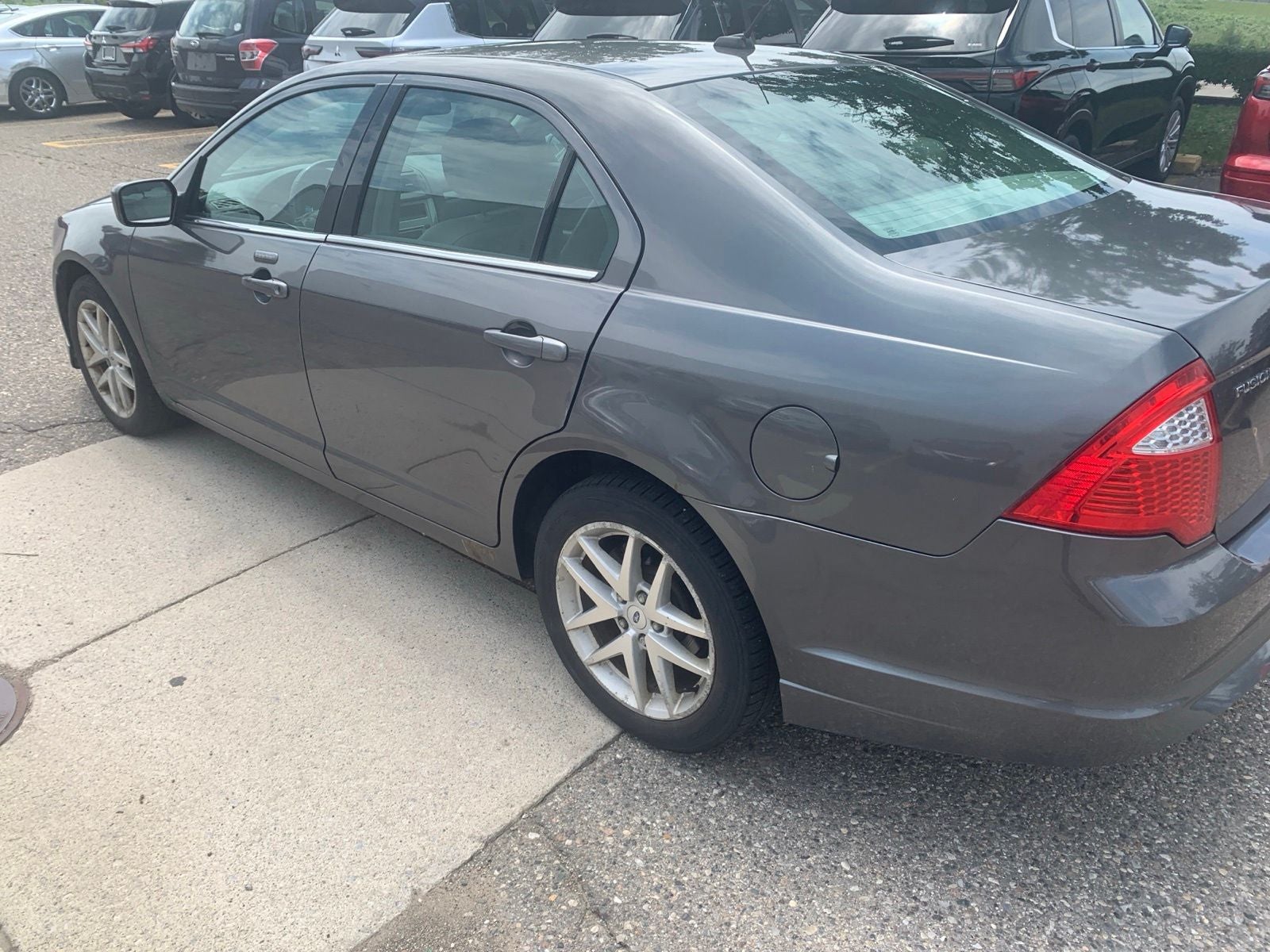2010 Ford Fusion — detail view