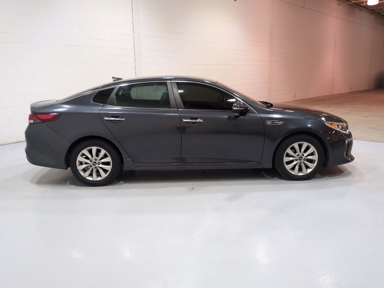2018 Kia Optima — side profile view